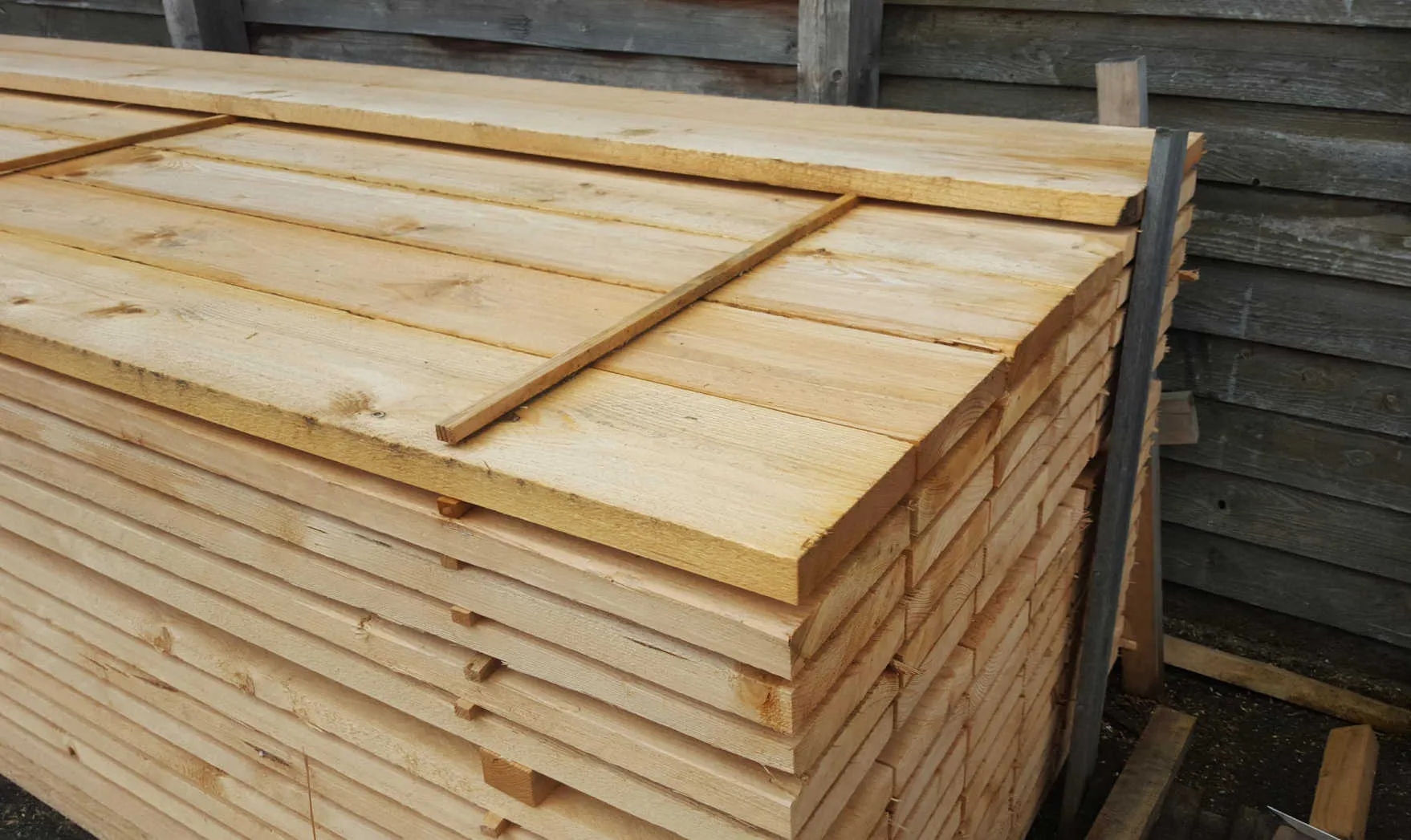 prismierte Fichtenbohlen 40 x 200 mm