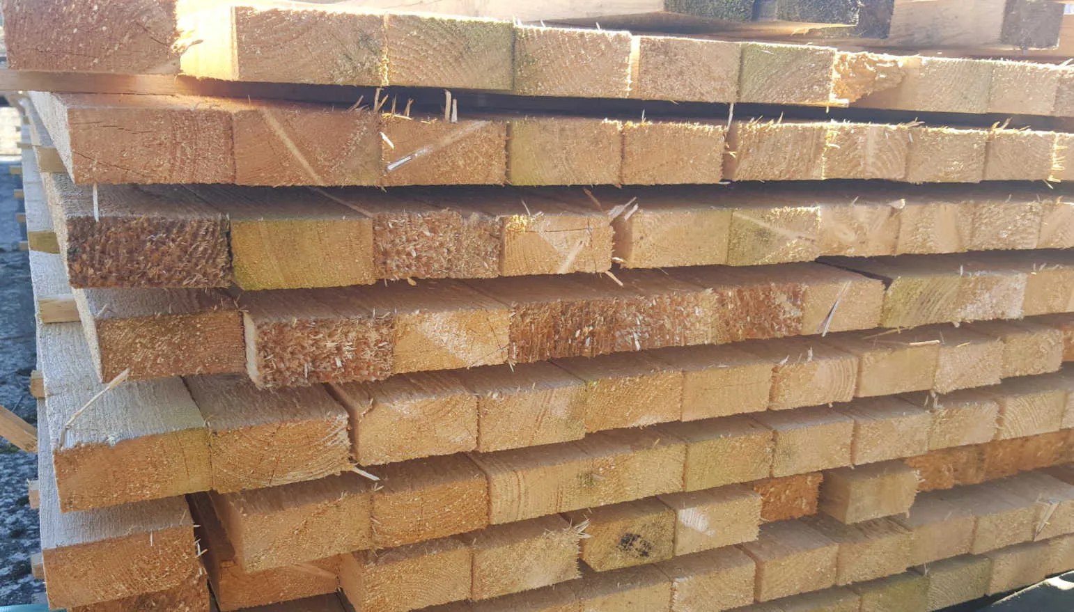 prismierte Fichtenbohlen 40 x 80 mm