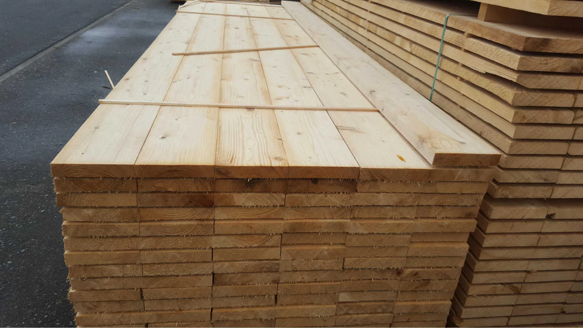 prismierte Fichtenbohlen 40 x 200 mm
