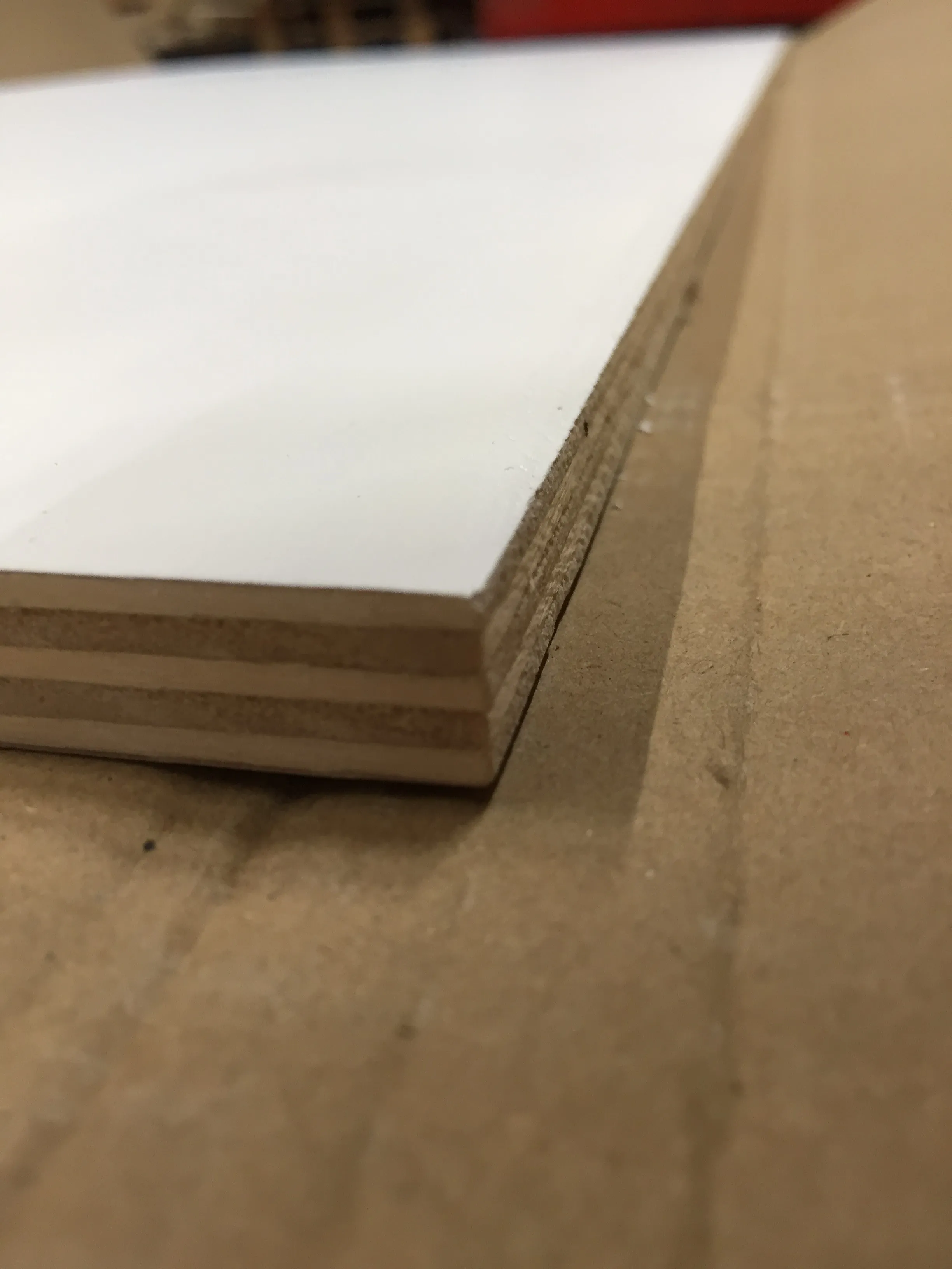 \\IKS-3450982346\Artikelbilder\Selbstgemachte Fotos\Plattenwerkstoffe\34030450\Kante.jpg